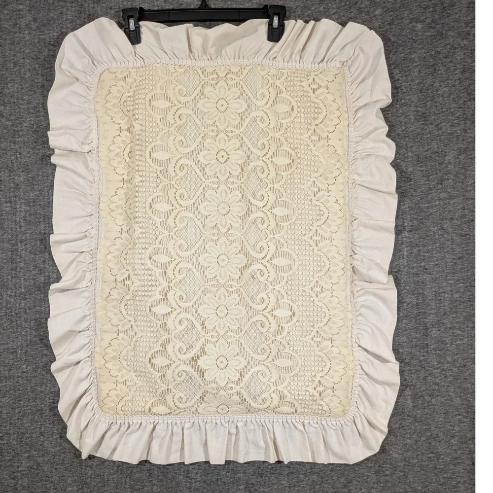 VTG Lace Pillow Shams Pair Cream Ruffle Floral Cottage 26x19 Set of 2